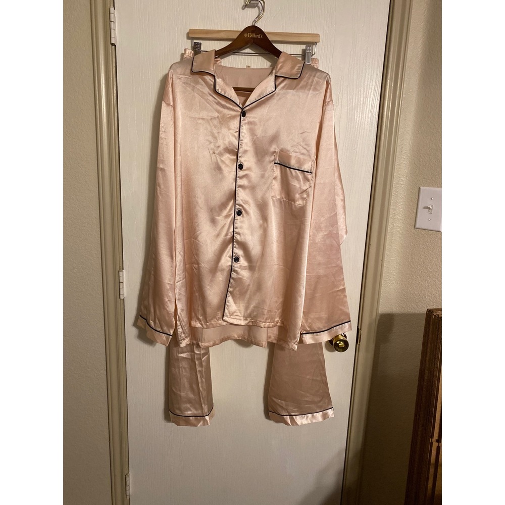 Peach Pink Satin Pajama Set LongSleeve ButtonDown Pants XXL Contrast Piping
0674